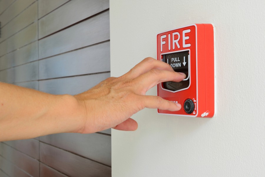 how-a-fire-alarm-system-installation-protects-your-business-assets-and-employees